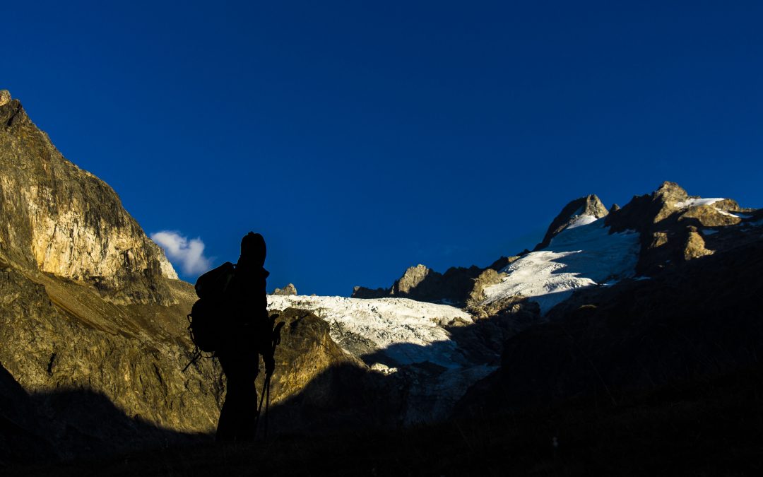 Ammiriamo la montagna e le sue ombre